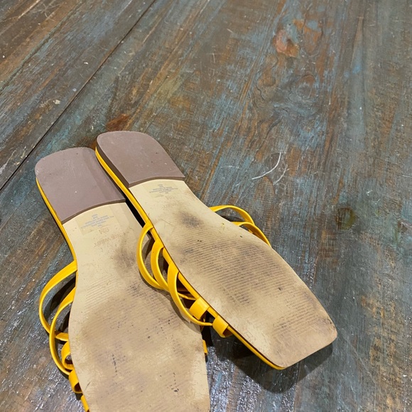 Nine West Yellow Strappy Sandals. Womens size 9 - Picture 3 of 4